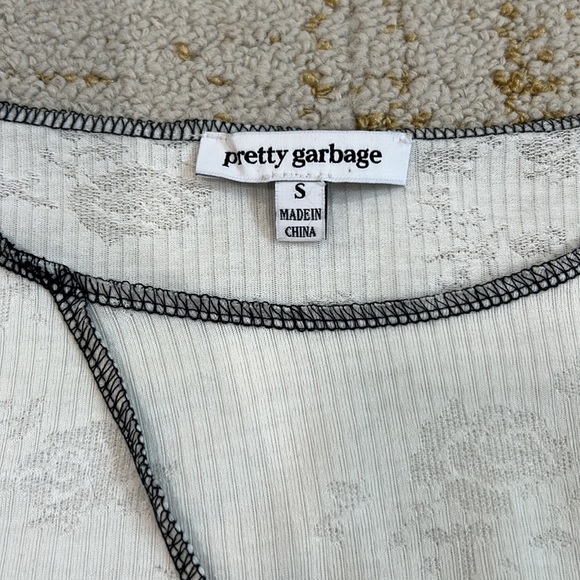 PRETTY GARBAGE CROP TOP - Picture 4 of 4